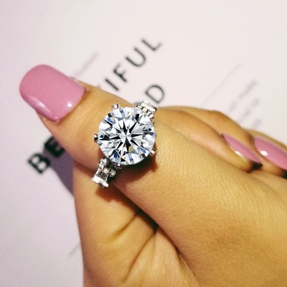 SOLD. Silver large round diamond solitaire ring - Picture 3 of 10